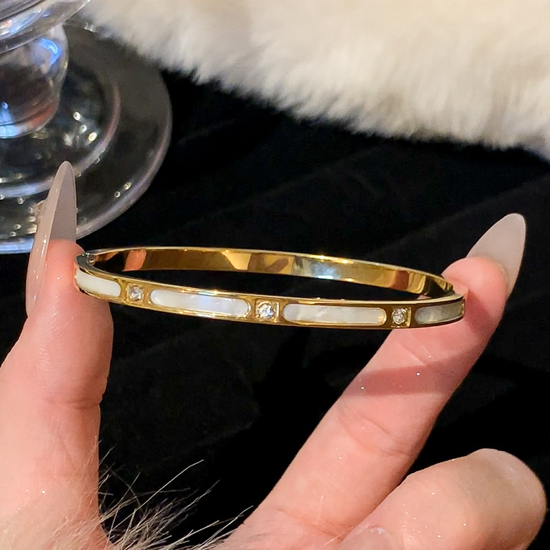 Round Bracelet